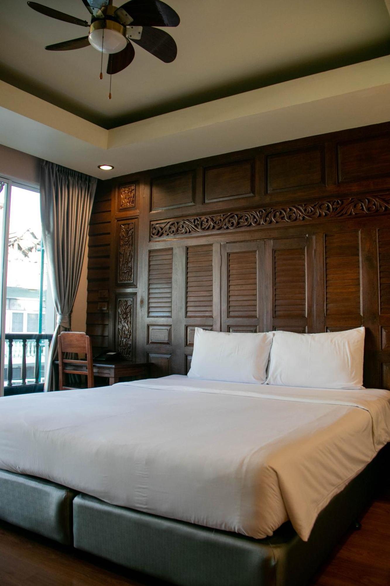 Deluxe Room Second Building