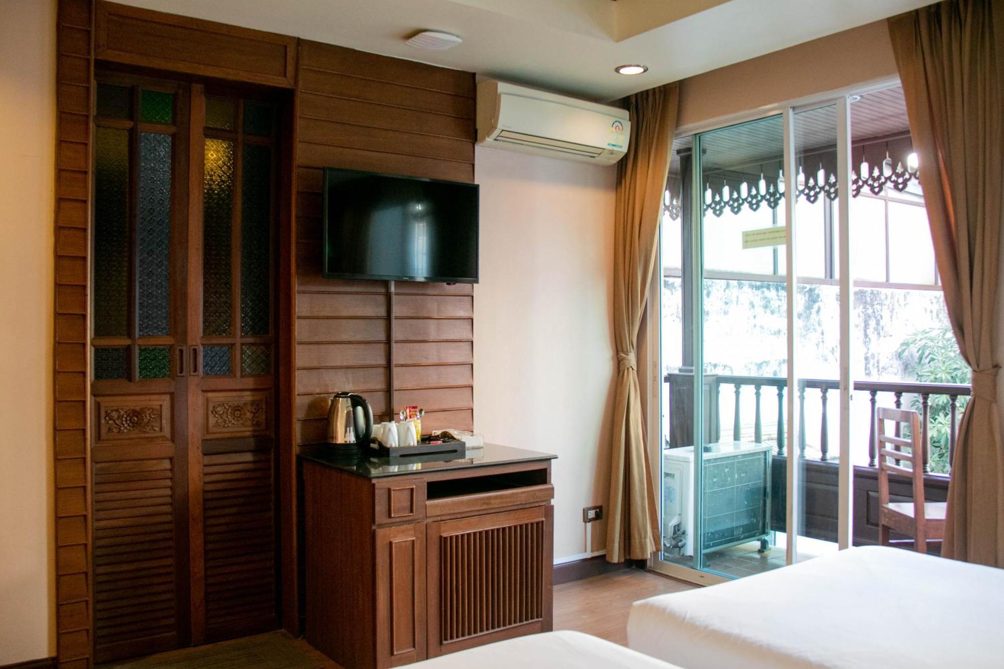 Deluxe Room Second Building
